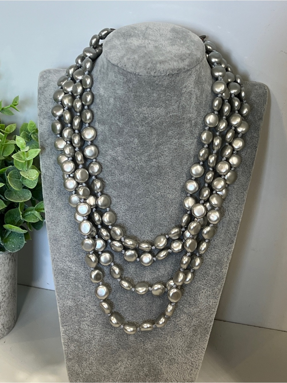 💥 Multi-Strand Silver Faux Pearl Statement Necklace